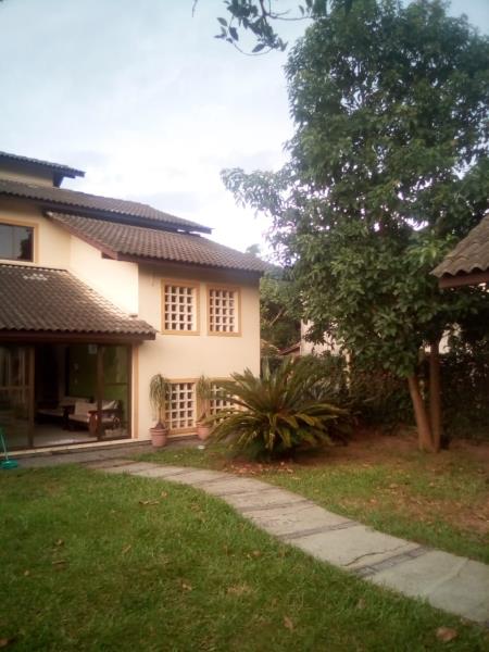 Casa-Codigo-2341-para-alugar-no-bairro-Barra-da-Lagoa-na-cidade-de-Florianópolis