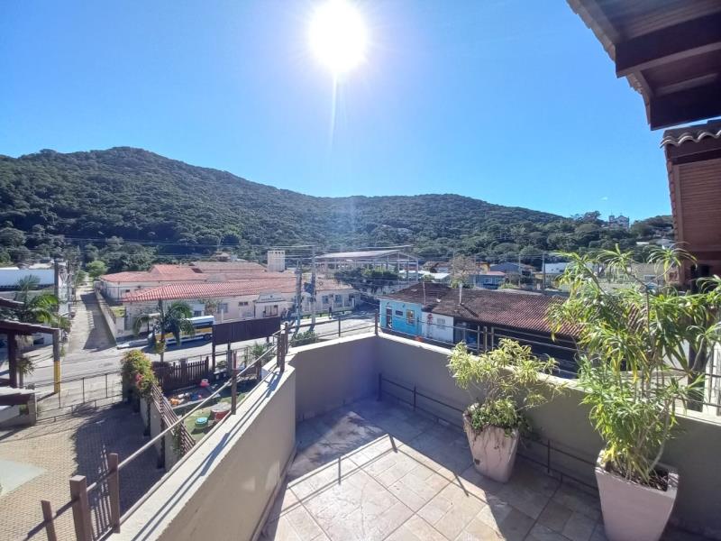 Casa-Codigo-2356-para-alugar-no-bairro-Lagoa-da-Conceição-na-cidade-de-Florianópolis