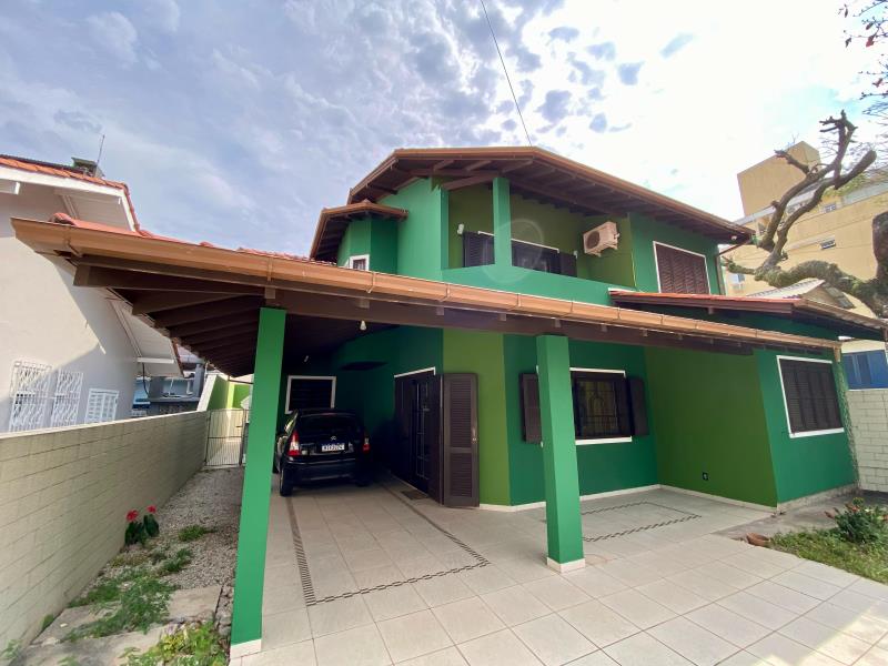 Casa-Codigo-2358-a-Venda-no-bairro-Lagoa-da-Conceição-na-cidade-de-Florianópolis