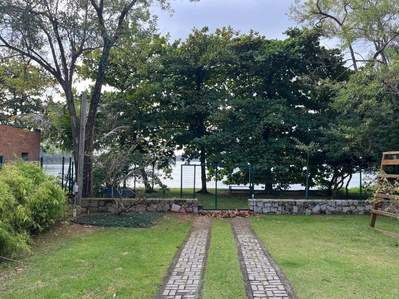 Casa-Codigo-2364-a-Venda-no-bairro-Lagoa-da-Conceição-na-cidade-de-Florianópolis