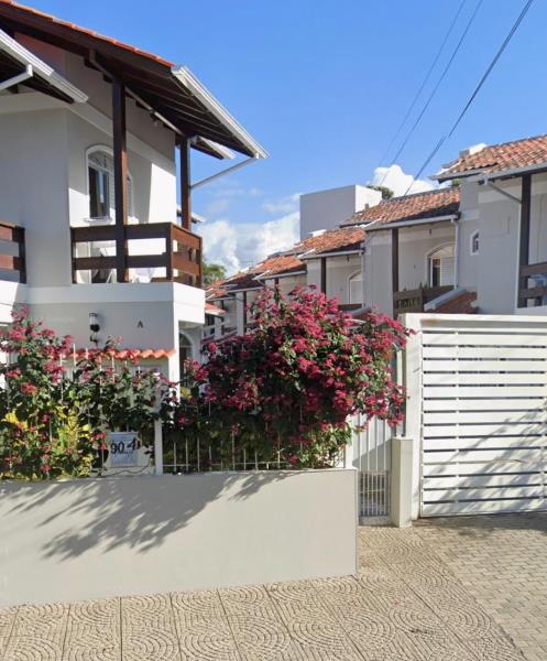Casa-Geminada-Codigo-2374-para-alugar-no-bairro-Lagoa-da-Conceição-na-cidade-de-Florianópolis