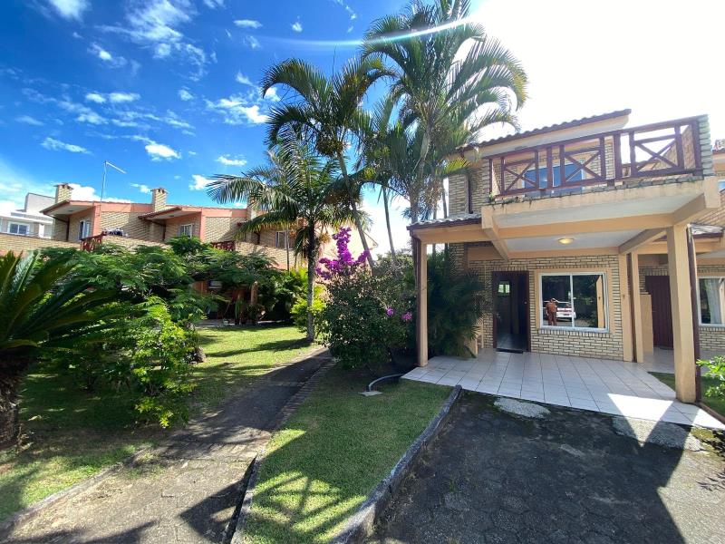 Casa-Codigo-2394-para-alugar-no-bairro-Barra-da-Lagoa-na-cidade-de-Florianópolis