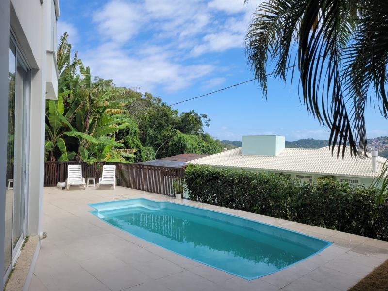 Casa-Codigo-2401-a-Venda-no-bairro-Pantanal-na-cidade-de-Florianópolis