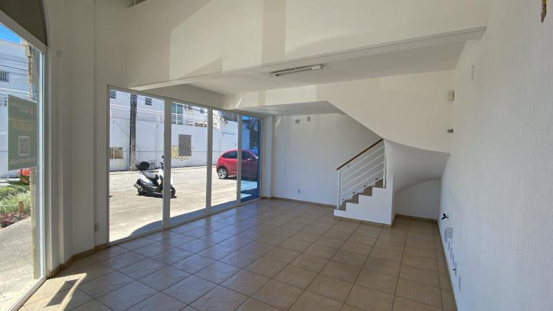 Sala-Codigo-2414-para-alugar-no-bairro-Lagoa-da-Conceição-na-cidade-de-Florianópolis