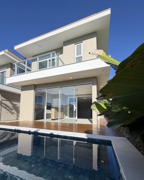 Casa-Codigo-2424-a-Venda-no-bairro-Lagoa-da-Conceição-na-cidade-de-Florianópolis