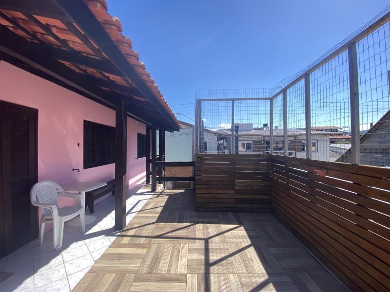 Casa-Codigo-2430-para-alugar-no-bairro-Lagoa-da-Conceição-na-cidade-de-Florianópolis