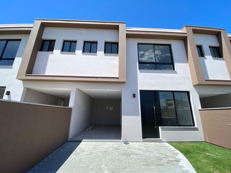 Casa-Geminada-Codigo-2444-para-alugar-no-bairro-Carianos-na-cidade-de-Florianópolis