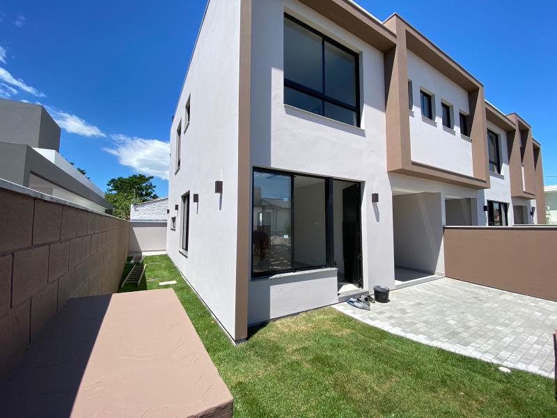 Casa-Geminada-Codigo-2445-para-alugar-no-bairro-Carianos-na-cidade-de-Florianópolis