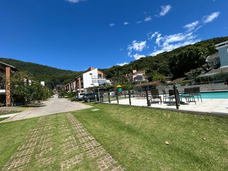 Casa-Codigo-2450-a-Venda-no-bairro-Lagoa-da-Conceição-na-cidade-de-Florianópolis