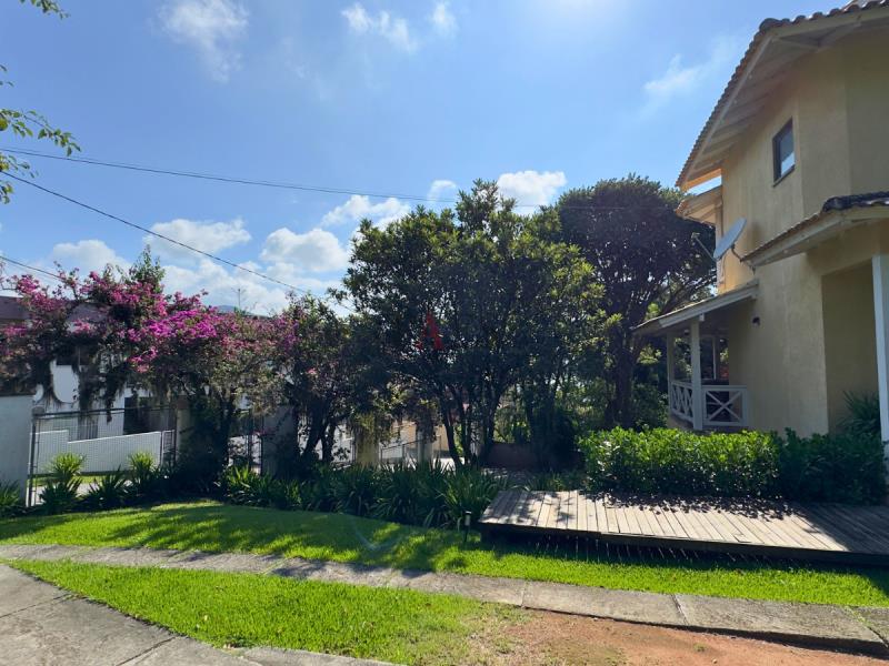 Casa-Codigo-2474-a-Venda-no-bairro-Lagoa-da-Conceição-na-cidade-de-Florianópolis