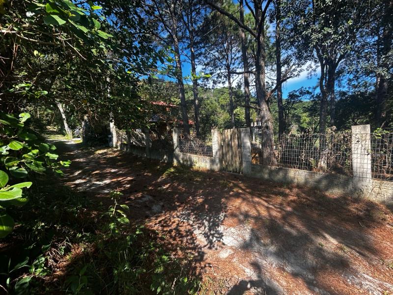 Terreno-Codigo-2488-a-Venda-no-bairro-Barra-da-Lagoa-na-cidade-de-Florianópolis