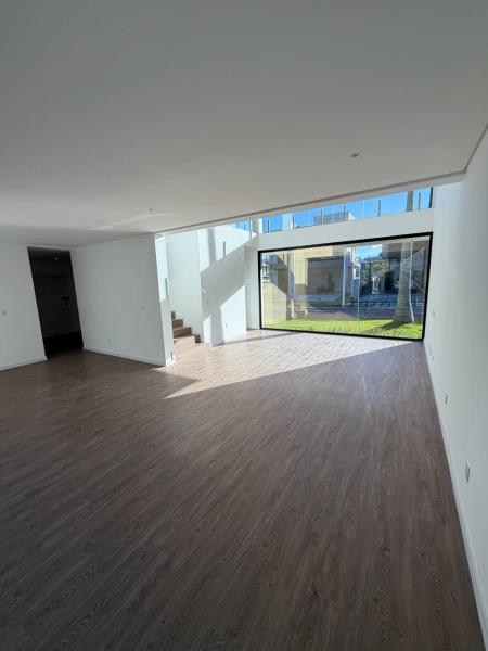 Casa-Codigo-2491-a-Venda-no-bairro-São-João-do-Rio-Vermelho-na-cidade-de-Florianópolis