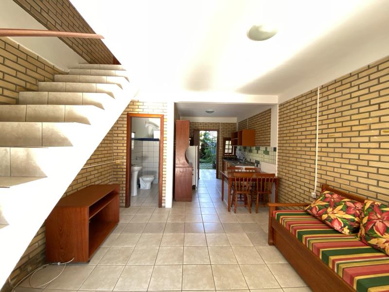 Casa-Codigo-2501-para-alugar-no-bairro-Barra-da-Lagoa-na-cidade-de-Florianópolis