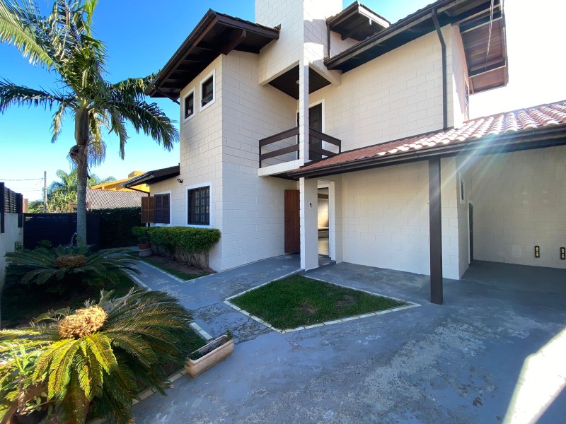 Casa-Codigo-2507-para-alugar-no-bairro-Rio-Tavares-na-cidade-de-Florianópolis