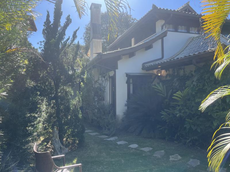 Casa-Codigo-2534-a-Venda-no-bairro-Rio-Tavares-na-cidade-de-Florianópolis