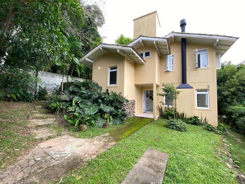 Casa-Codigo-2535-para-Alugar-no-bairro-Lagoa-da-Conceição-na-cidade-de-Florianópolis