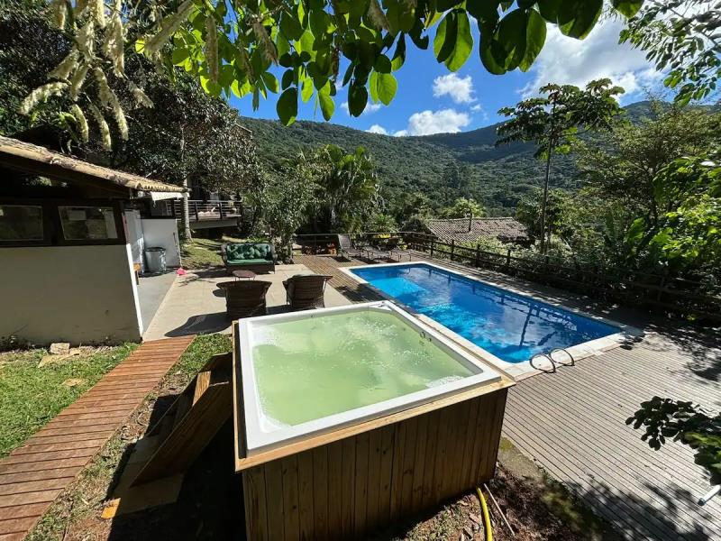 Casa-Codigo-2541-a-Venda-no-bairro-Lagoa-da-Conceição-na-cidade-de-Florianópolis