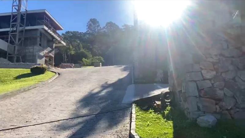 Terreno-Codigo-2555-a-Venda-no-bairro-Lagoa-da-Conceição-na-cidade-de-Florianópolis