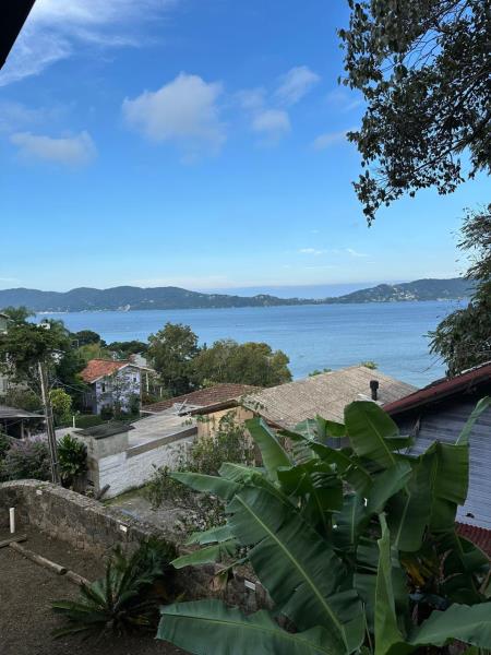 Casa-Codigo-104-a-Venda-no-bairro-Lagoa-da-Conceição-na-cidade-de-Florianópolis