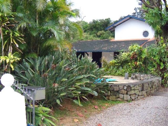 Casa-Codigo-132-a-Venda-no-bairro-Lagoa-da-Conceição-na-cidade-de-Florianópolis