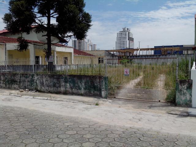 ÓTIMO TERRENO NO CENTRO DE PALHOÇA