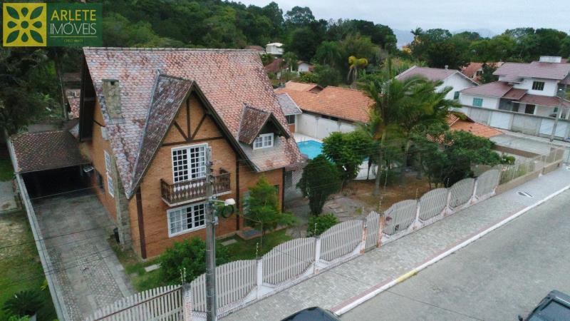 casa-codigo-1457-venda-no-bairro-centro-na-cidade-de-porto-belo