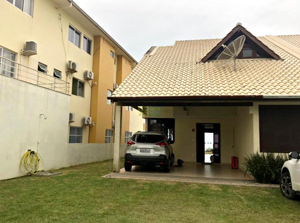 Casa-Codigo-209-a-Venda-no-bairro-Balneário-Perequê-na-cidade-de-Porto-Belo