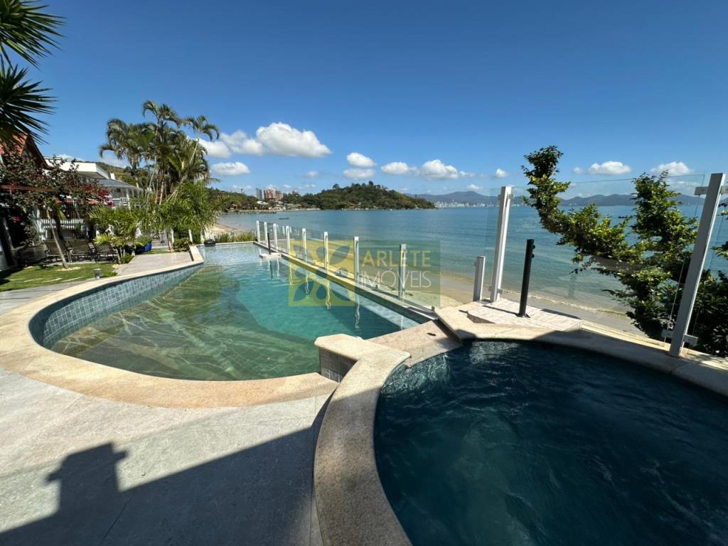 casa-codigo-5650-venda-no-bairro-centro-na-cidade-de-porto-belo