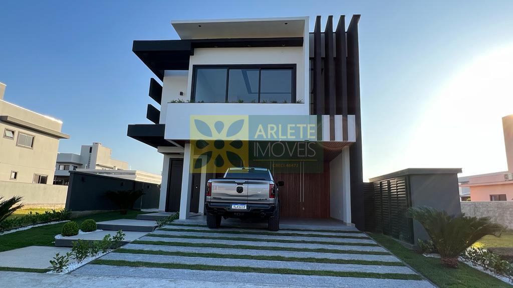 casa-codigo-5644-venda-no-bairro-santa-regina-na-cidade-de-balneario-camboriu