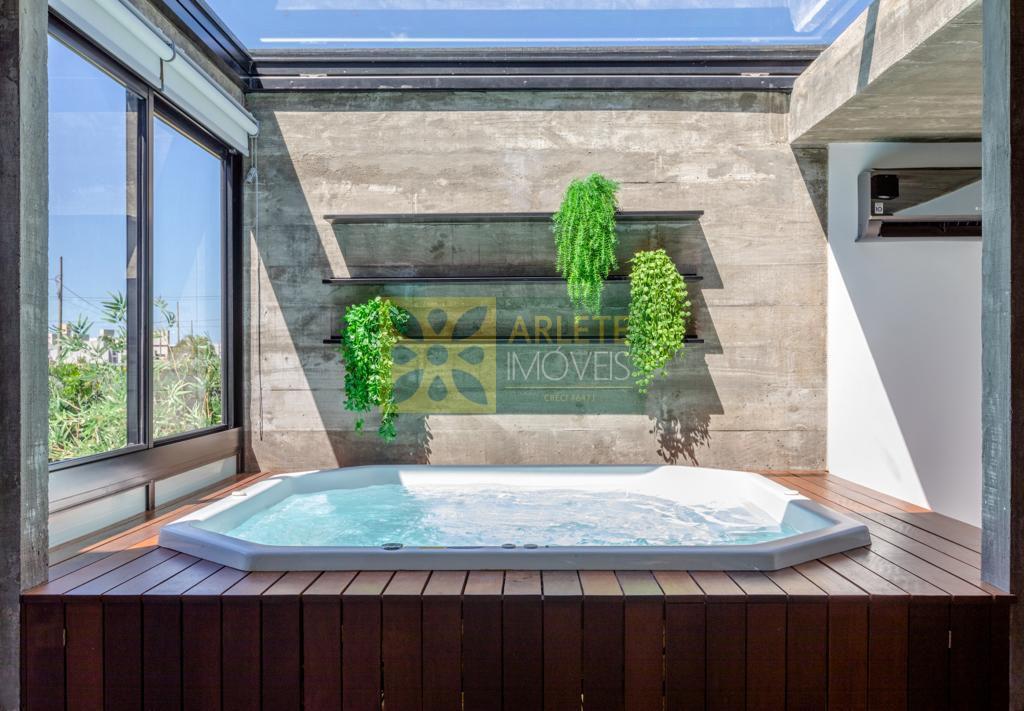 casa-codigo-5732-venda-no-bairro-santa-regina-na-cidade-de-balneario-camboriu