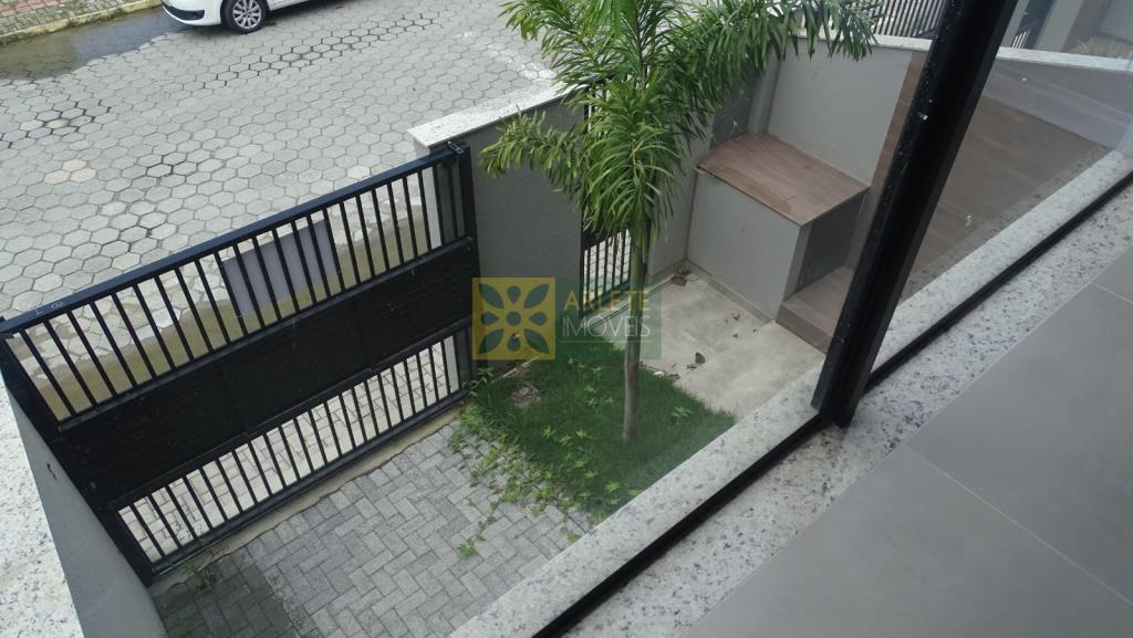casa-codigo-10004-venda-no-bairro-mariscal-na-cidade-de-bombinhas