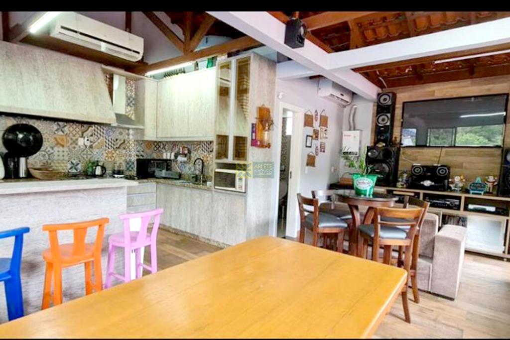 casa-codigo-4136-aluguel-anual-no-bairro-centro-na-cidade-de-porto-belo