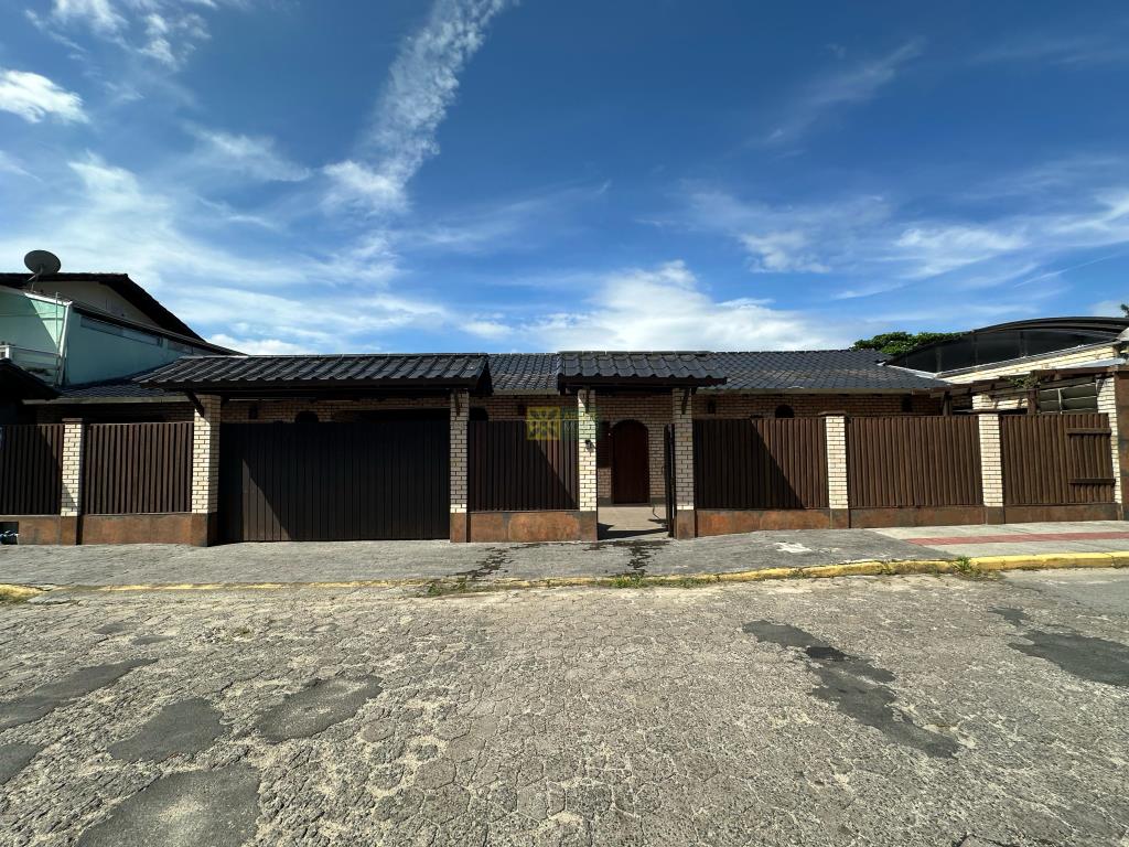 casa-codigo-10509-venda-no-bairro-centro-na-cidade-de-porto-belo