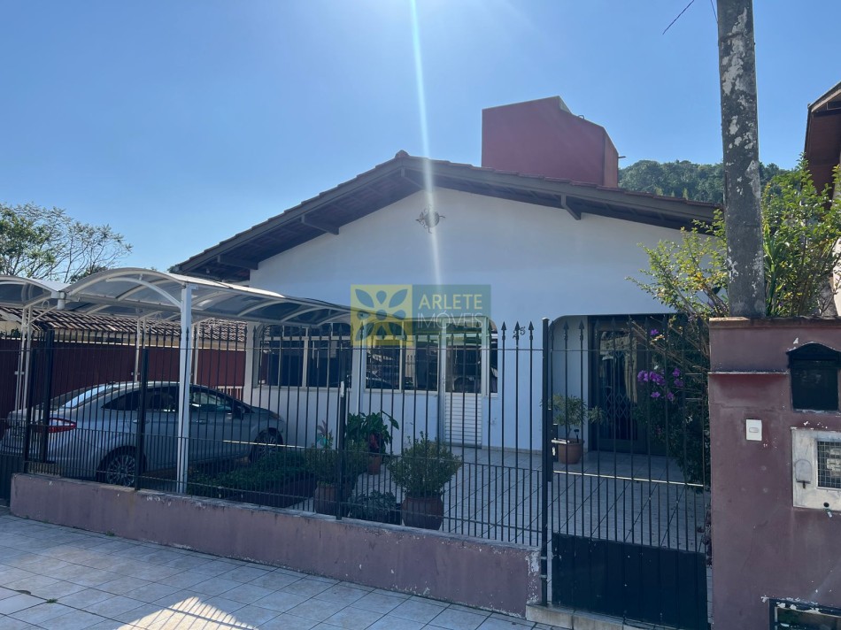 Casas para aluguel anual em Porto Belo