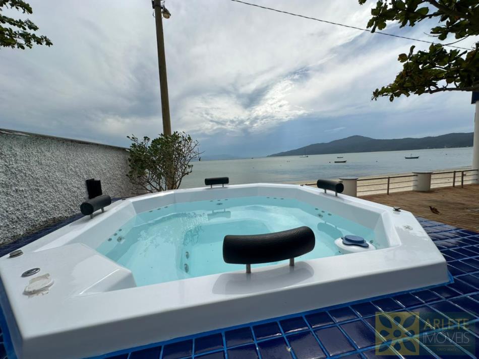 casa-codigo-687-temporada-no-bairro-canto-grande-na-cidade-de-bombinhas