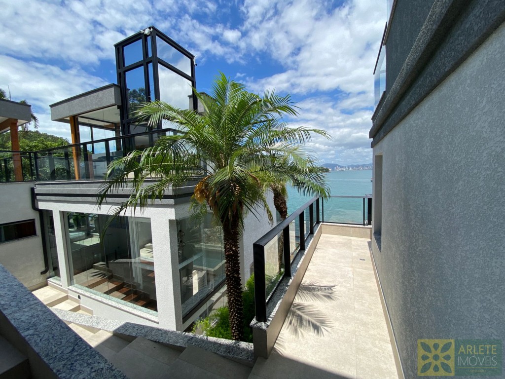 casa-codigo-10643-venda-no-bairro-araca-na-cidade-de-porto-belo