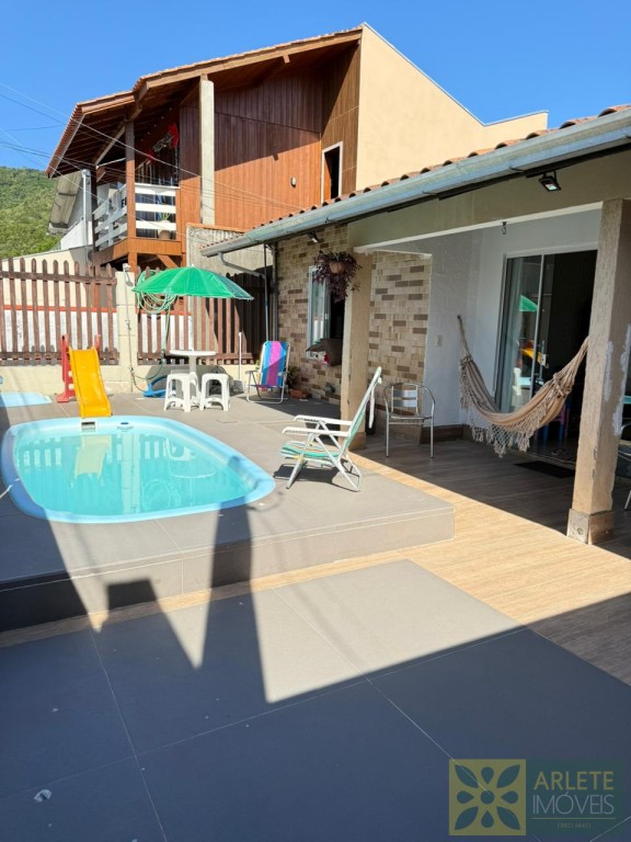 casa-codigo-295-temporada-no-bairro-centro-na-cidade-de-porto-belo