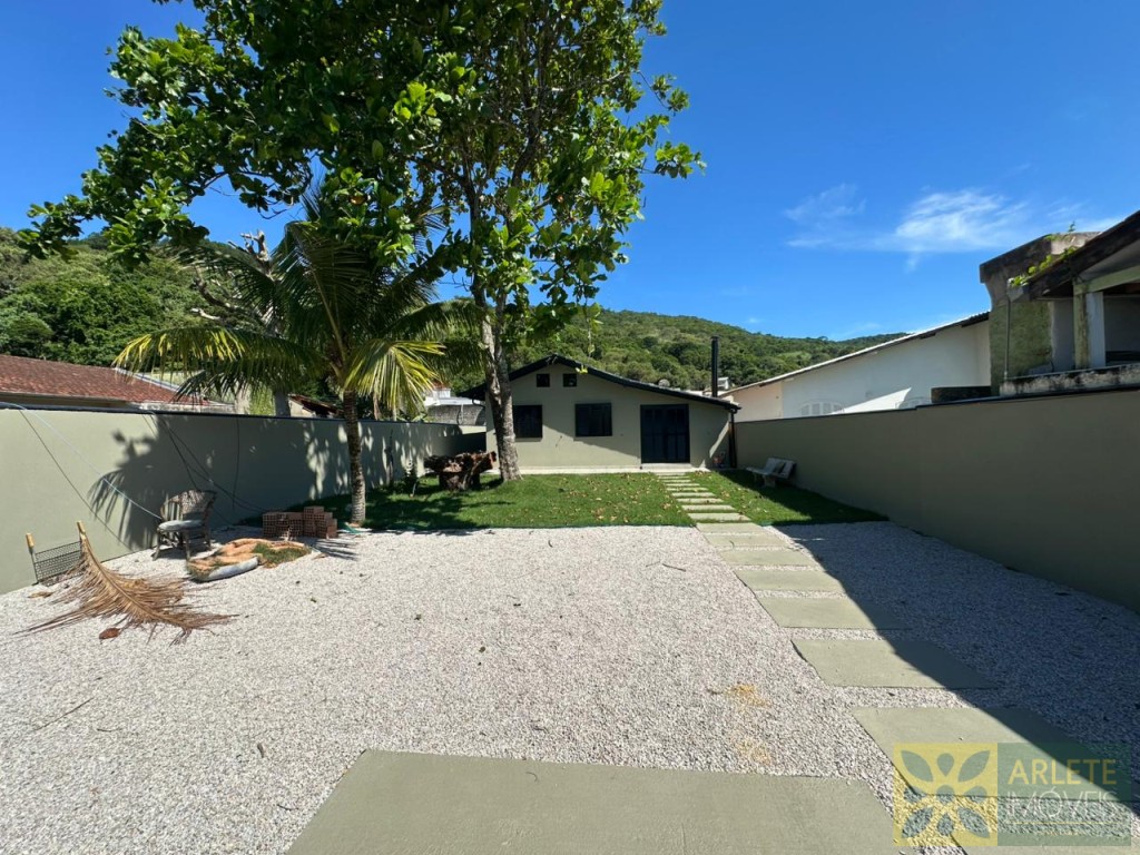 casa-codigo-4214-aluguel-anual-no-bairro-centro-na-cidade-de-porto-belo