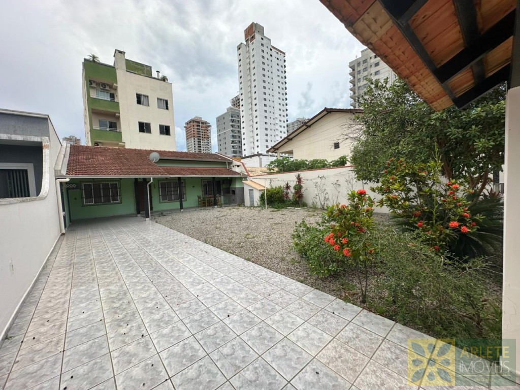 casa-codigo-4217-aluguel-anual-no-bairro-balneario-pereque-na-cidade-de-porto-belo