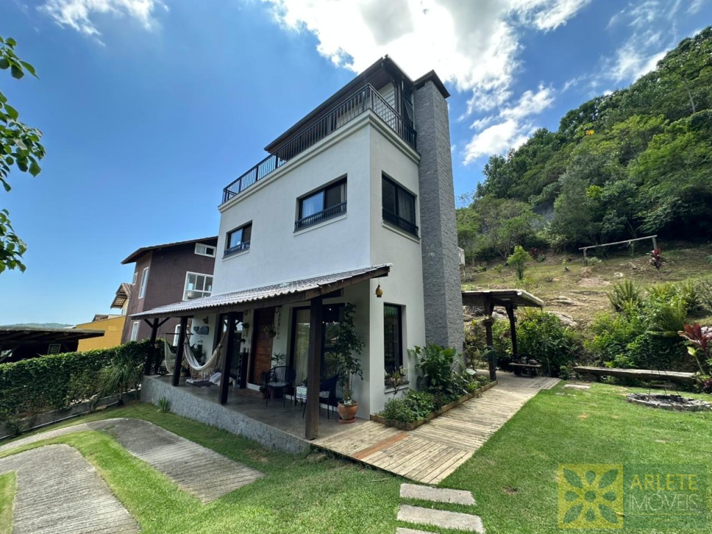 casa-codigo-10679-venda-no-bairro-centro-na-cidade-de-porto-belo