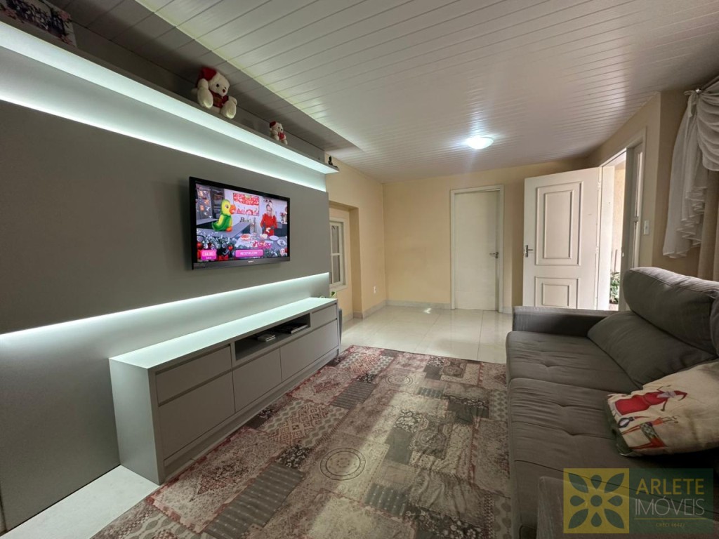 casa-codigo-4223-aluguel-anual-no-bairro-centro-na-cidade-de-porto-belo