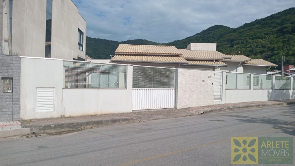 casa-codigo-10721-venda-no-bairro-centro-na-cidade-de-porto-belo