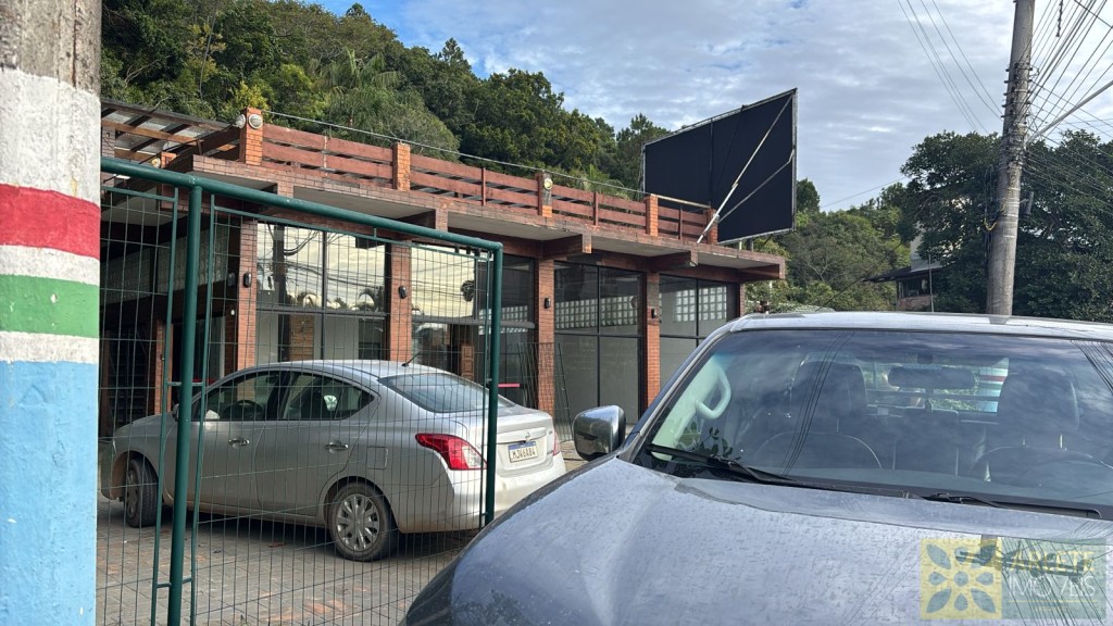 Prédio Inteiro a Venda