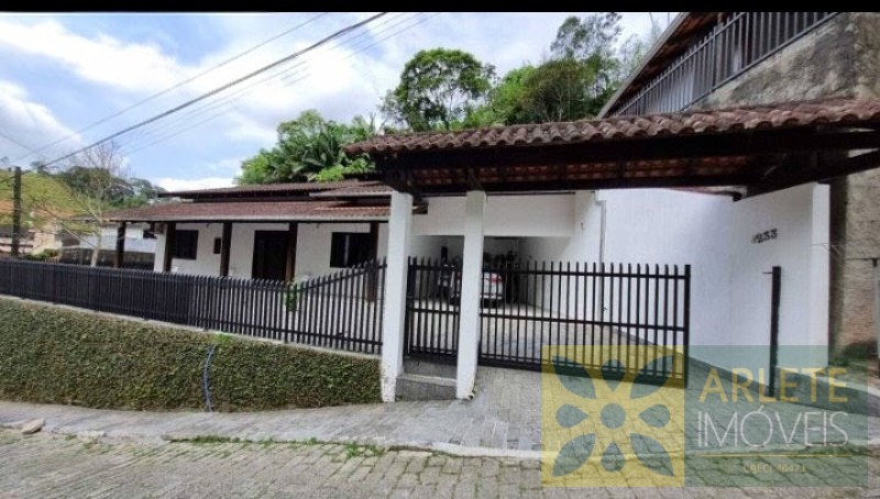 Casa à venda no bairro Glória, em Blumenau