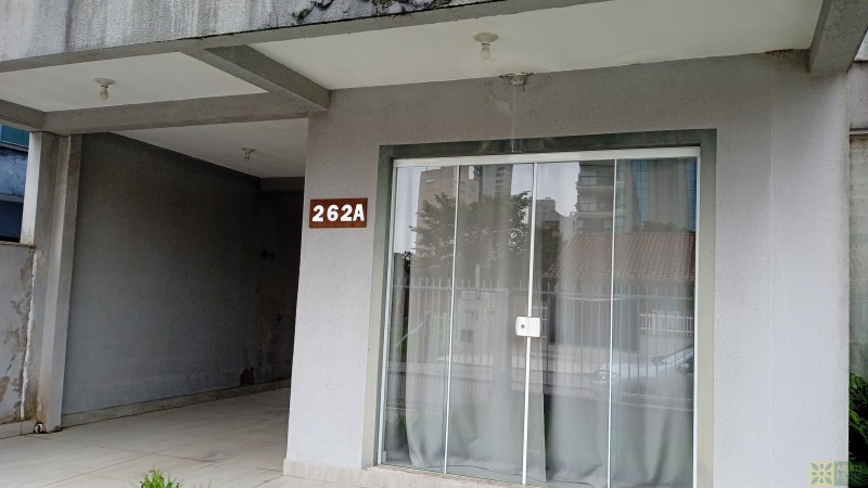 Casa Geminada para aluguel anual no bairro Balneário Perequê, em Porto Belo