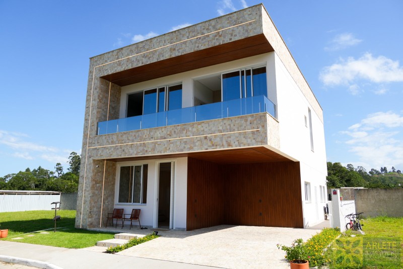 casa-codigo-10748-venda-no-bairro-sertao-do-trombudo-na-cidade-de-itapema