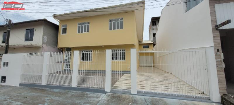 Casa Código 1069 Imóvel para Alugar no bairro Jardim das Palmeiras na cidade de Palhoça