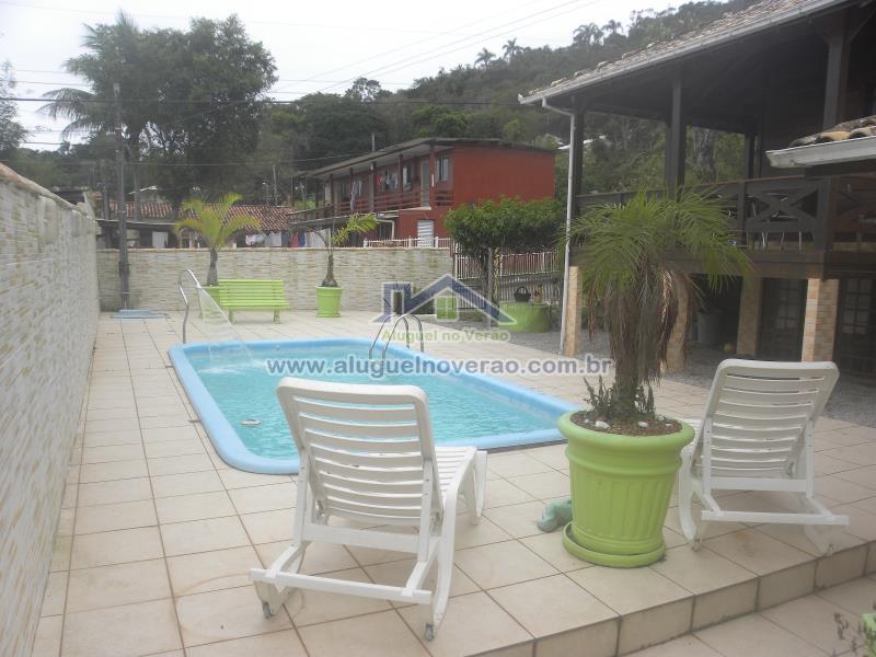 ÁREA DE PISCINA