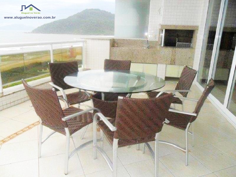 SACADA COM CHURRASQUEIRA