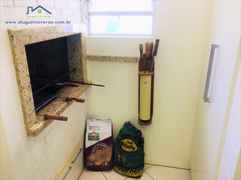 ÁREA DE CHURRASQUEIRA